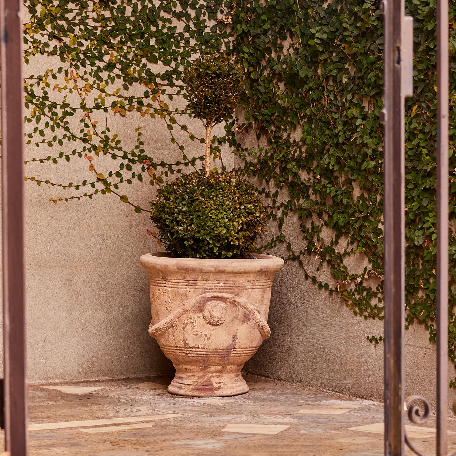 Villa Urn Planter