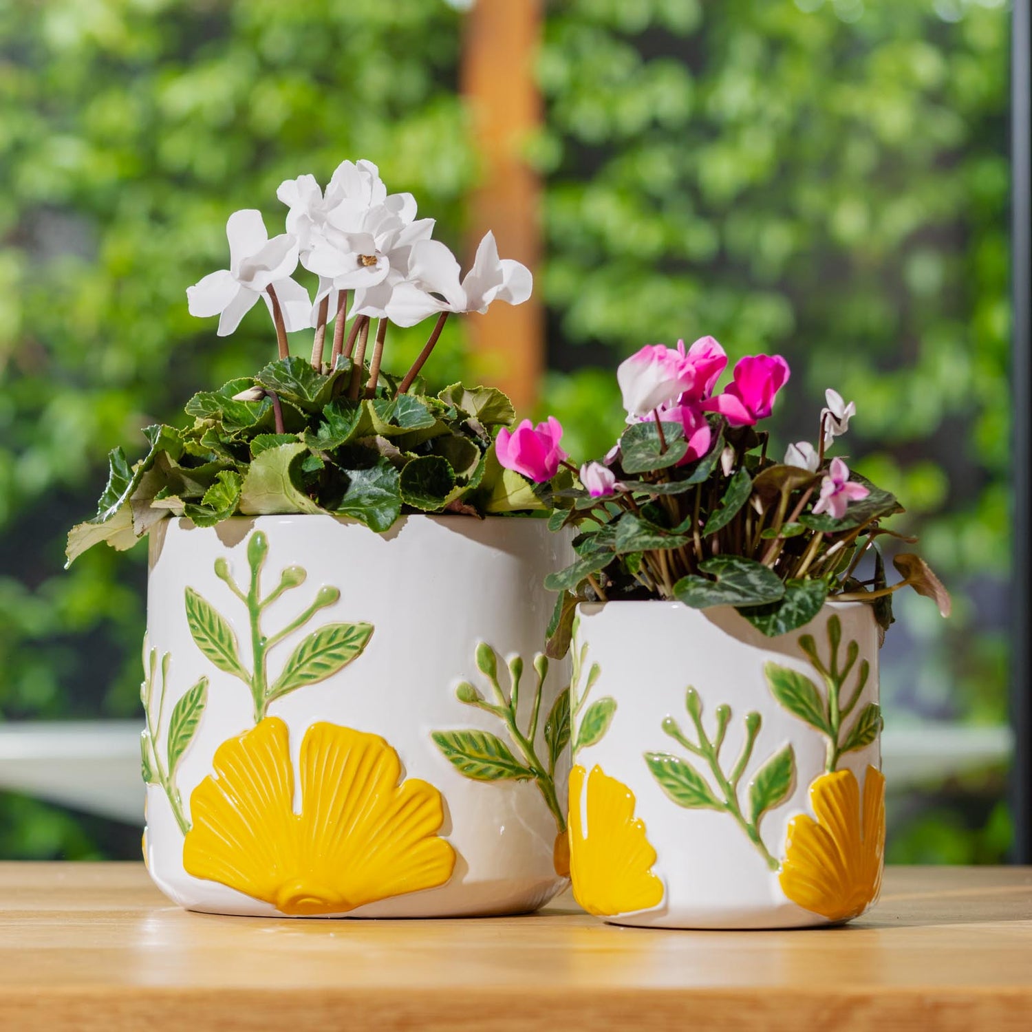 Sunny Round Pot
