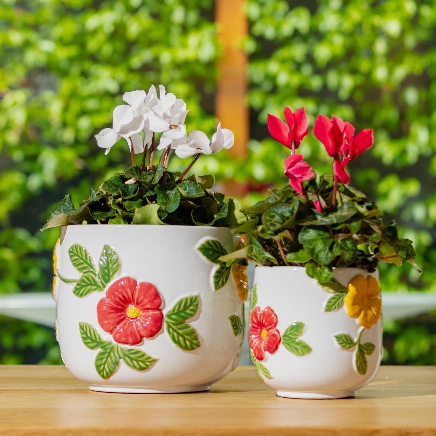 Twin Bloom Round Pot