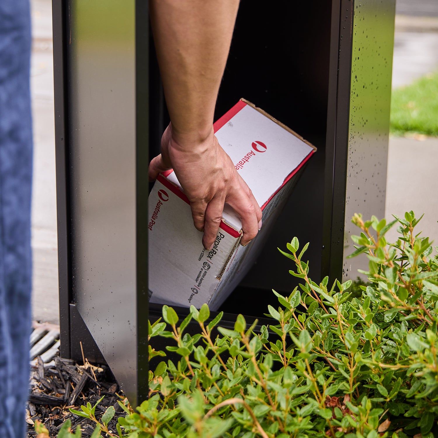 Zephyr Parcel Letterbox – Northcote Pottery