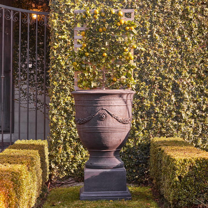 Verona Urn & Pedestal