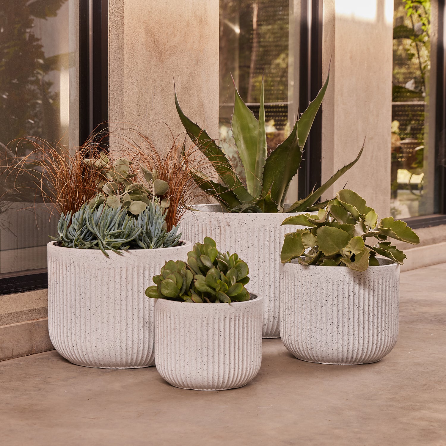 Linea Cylinder Pot